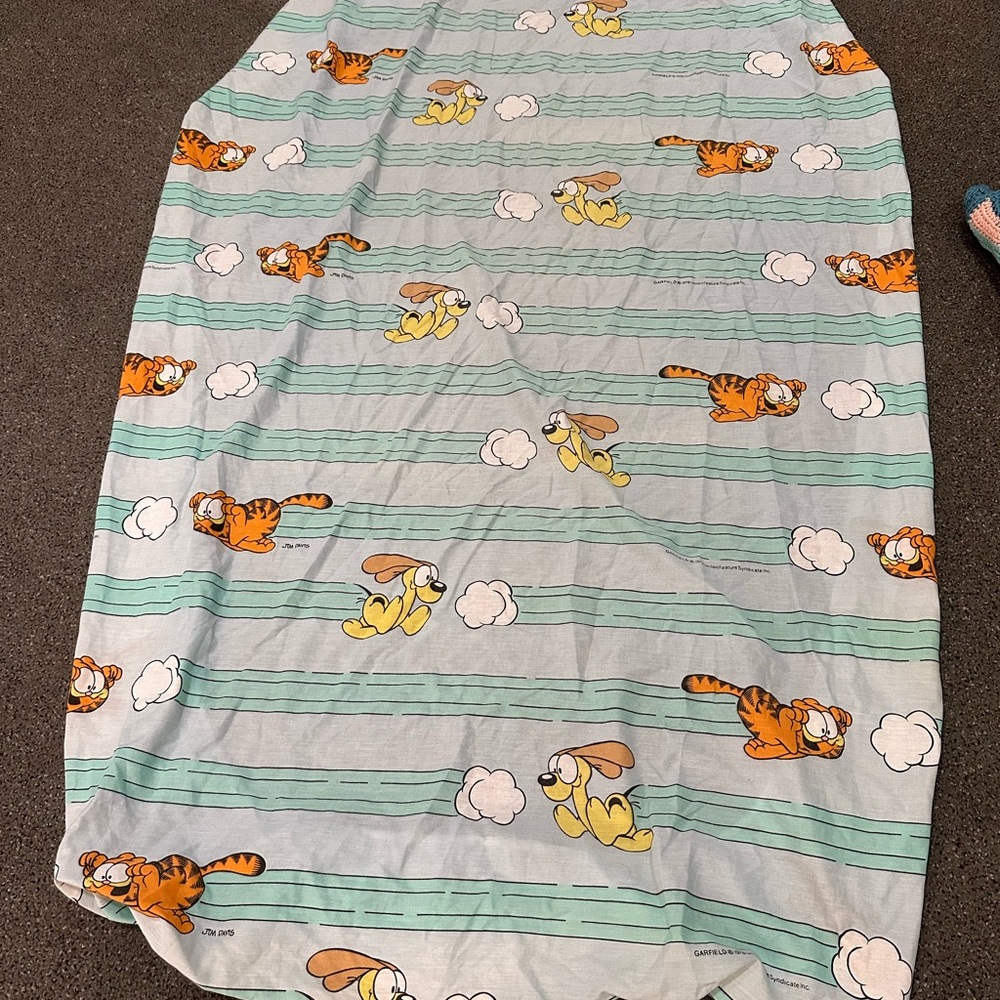 Garfield and Odie Cartoon Print Fitted Twin Size Sheet